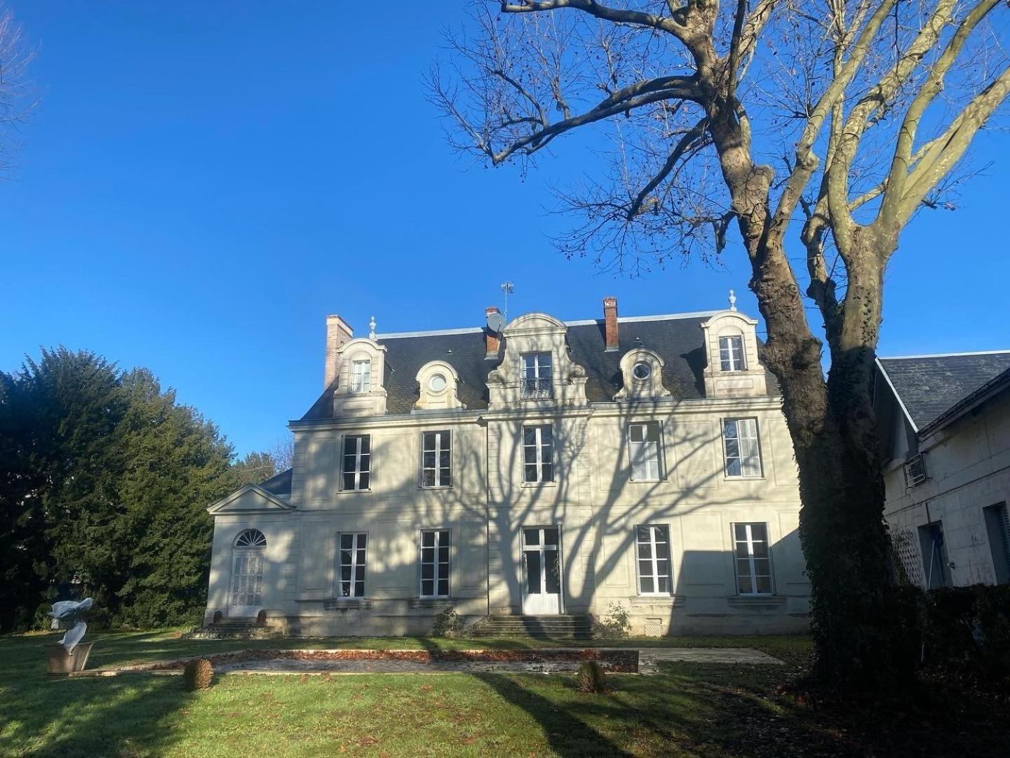 La Grande Carree Bed & Breakfast Saint-Cyr-sur-Loire Ngoại thất bức ảnh
